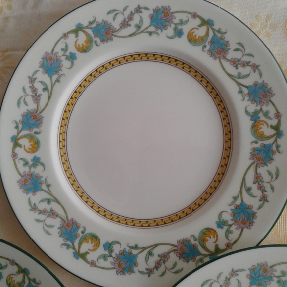 Set of 6 Vintage Wedgewood Dinner Plates 10 3/4" - Picture 3 of 9